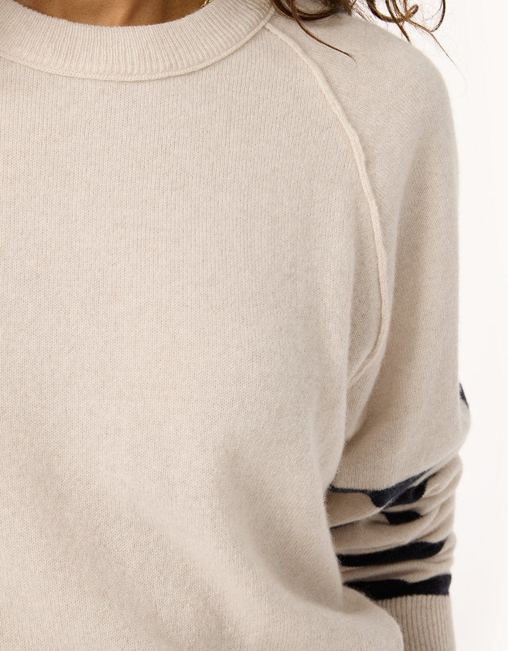 Everyday-Weight Cashmere Raglan Sweater
