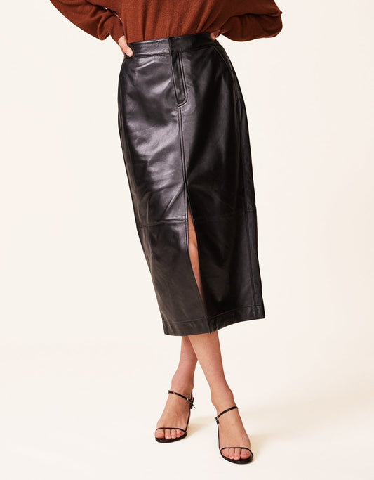 leather pencil skirt