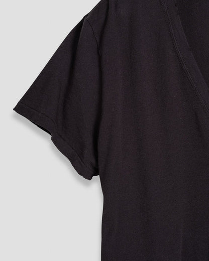 v-neck tee