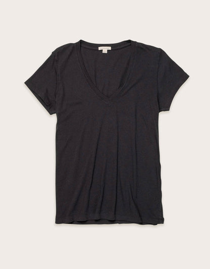 v-neck tee