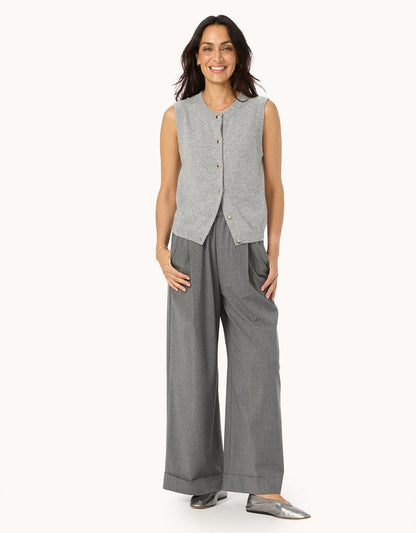 Everyday-Weight Cashmere Sweater Vest