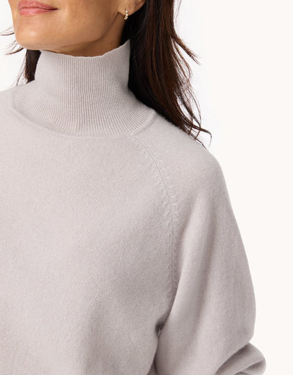 Everyday-Weight Cashmere Raglan Turtleneck