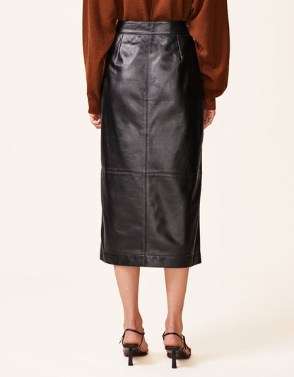 leather pencil skirt