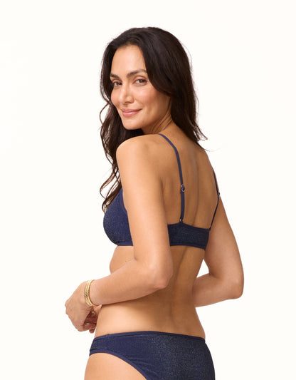 caviar shine v scoop top